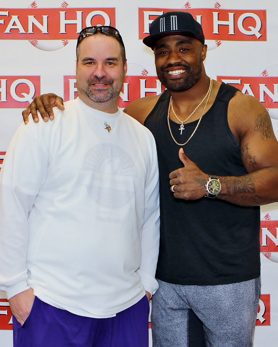 FanHQ's tweet photo. Posed photos from yesterday's event with @EversonGriffen are now available at https://t.co/gEhJpCW6vS #FlashAddicts https://t.co/BQfs2N18Tj