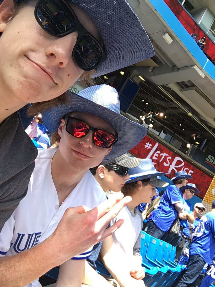 IrvineLes's tweet photo. Farmer's day @BlueJays #Farm365 #LetsRISE https://t.co/4rp6Fp3SXG