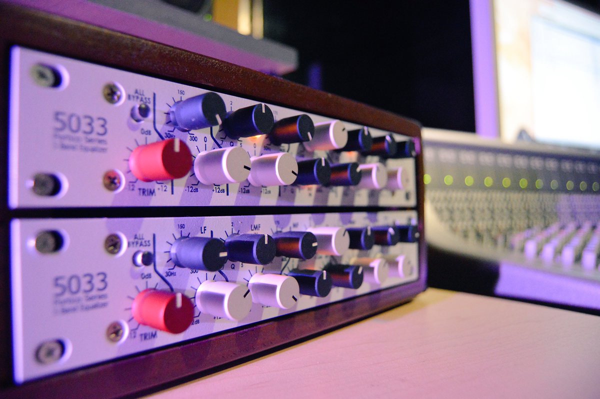 Twiinsstudio's tweet photo. @Rupert_Neve #portico #eq #recording #studio #recording #twiinsstudio #neve #rupertneve Only in @Twiinsstudio https://t.co/AuqWbUHQnS