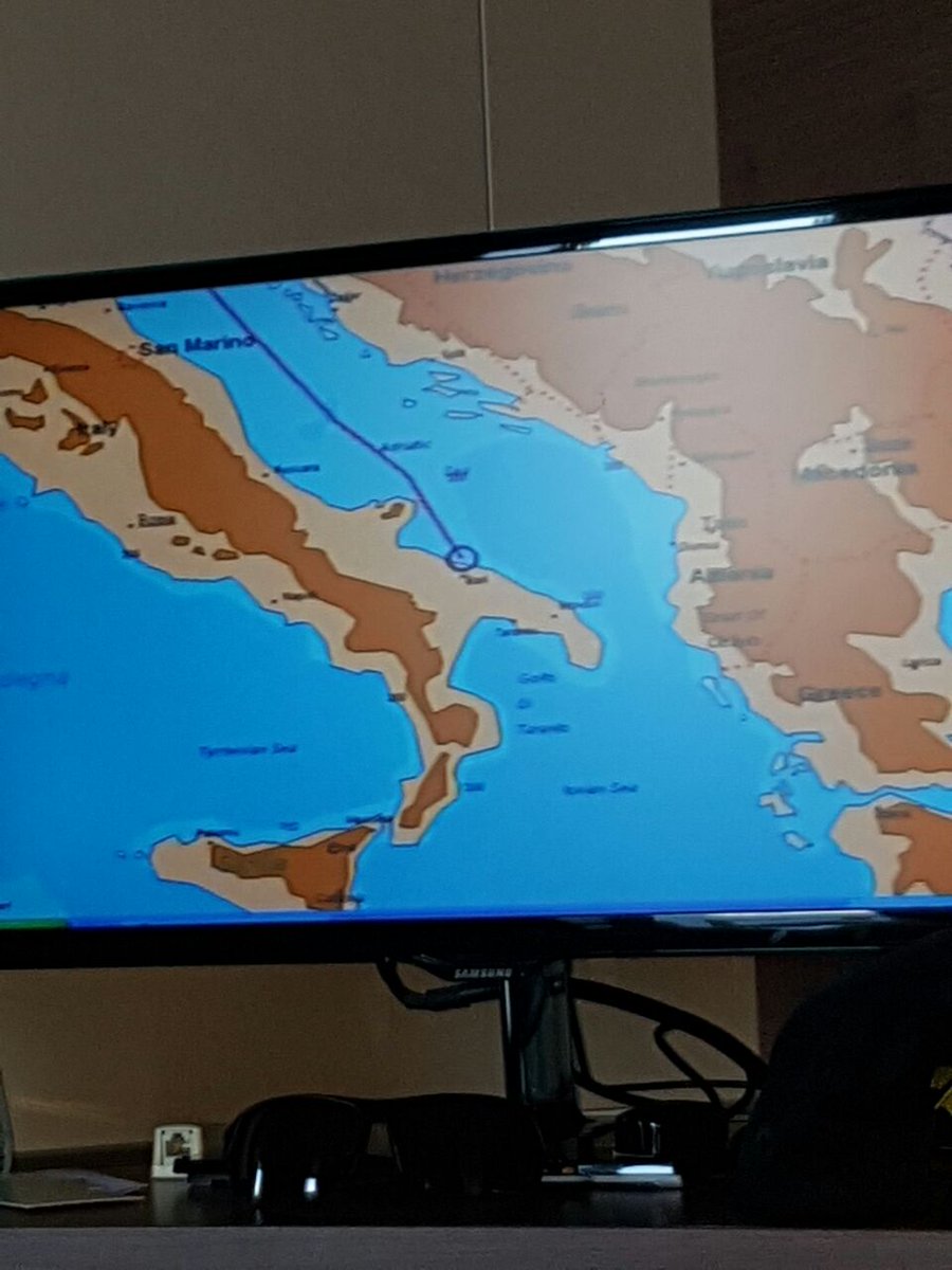 dalenejn's tweet photo. 1 ste stop Bari https://t.co/vkyZFL90Kl