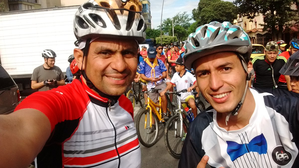 FejaAsoriente's tweet photo. Con los mejores bikers🚵🚴 @AdventistIAD en #FejaAsoriente #TodoSomoSFeja. GRACIAS por la participación. #NairoMan @giroditalia. https://t.co/5oFTJLQyTK