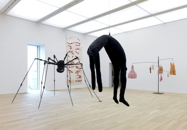 Tate's tweet image. Feel the impact of Louise Bourgeois’s intense psychological insight in her ARTIST ROOMS exhibition at Tate Modern: goo.gl/BsQ7lC