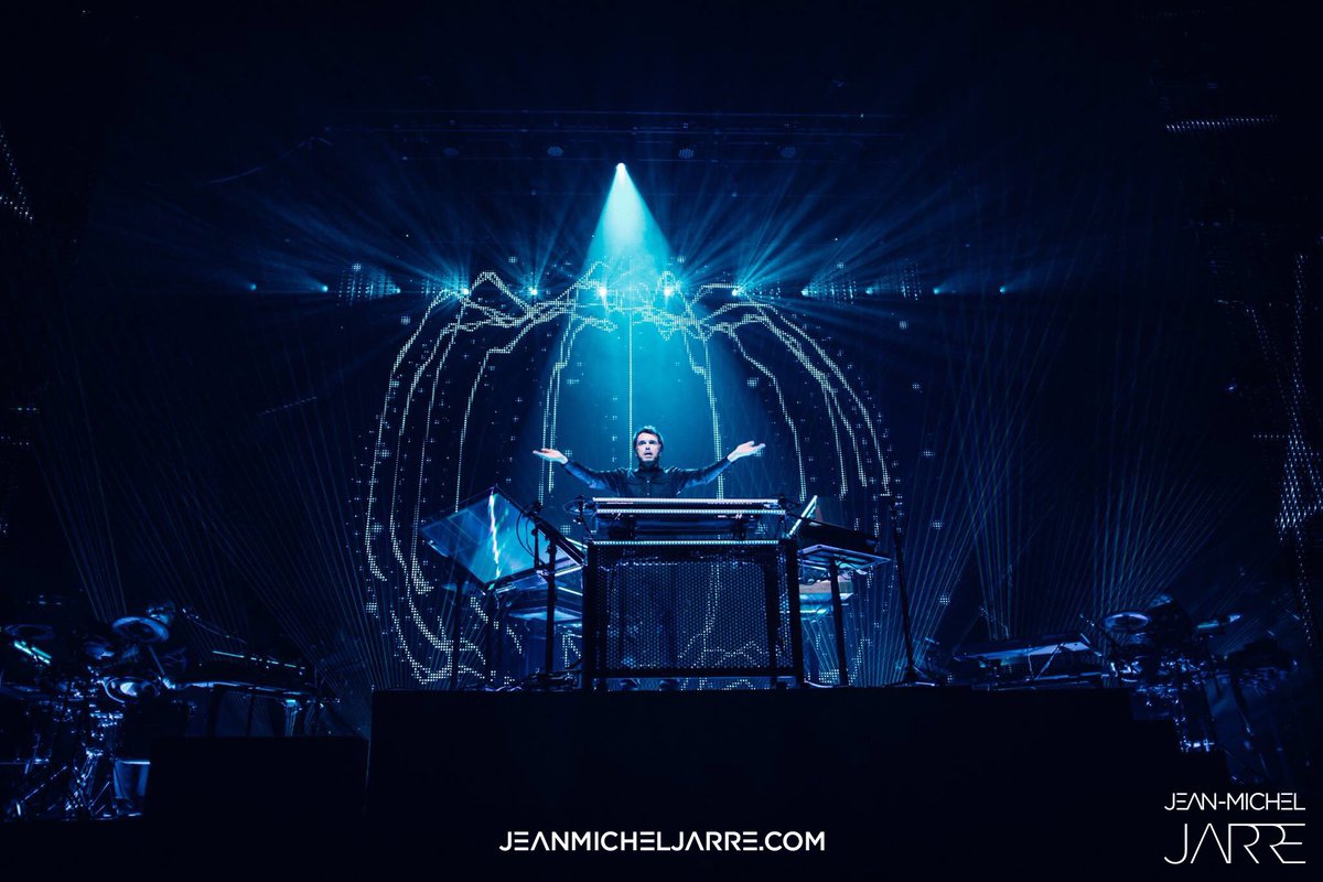 TouchInnovate's tweet photo. Electronic artist #JeanMichelJarre on tour with our Elite touchscreen. 
https://t.co/emr8dQjono for more info!

#EmulatorElite https://t.co/YyL6QX0m0h