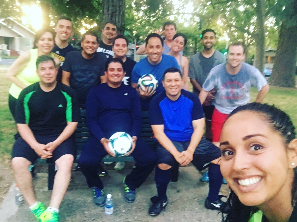 KrystalMoreno05's tweet photo. Holding soccer practices twice a week to prep for #CapitolCup2017 on June 21. #DemsvsReps #bipartisanpracticeTues #raisingmoneyforcharity https://t.co/5X4OH7TL9H