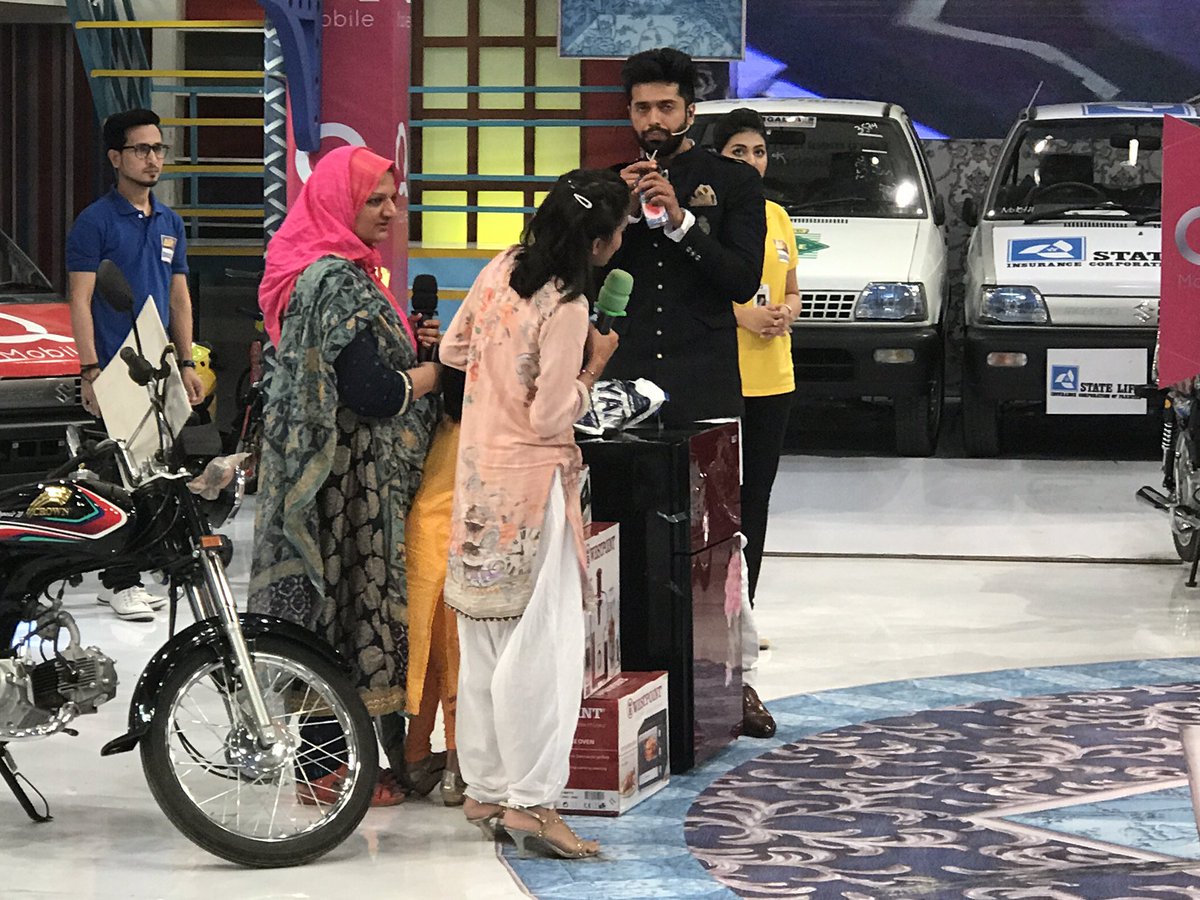 arydigitalasia's tweet photo. Excitement fun energy. Are you watching #JEETOPAKISTAN @arydigitalasia @fahadmustafa26 https://t.co/xy31k5JwJo