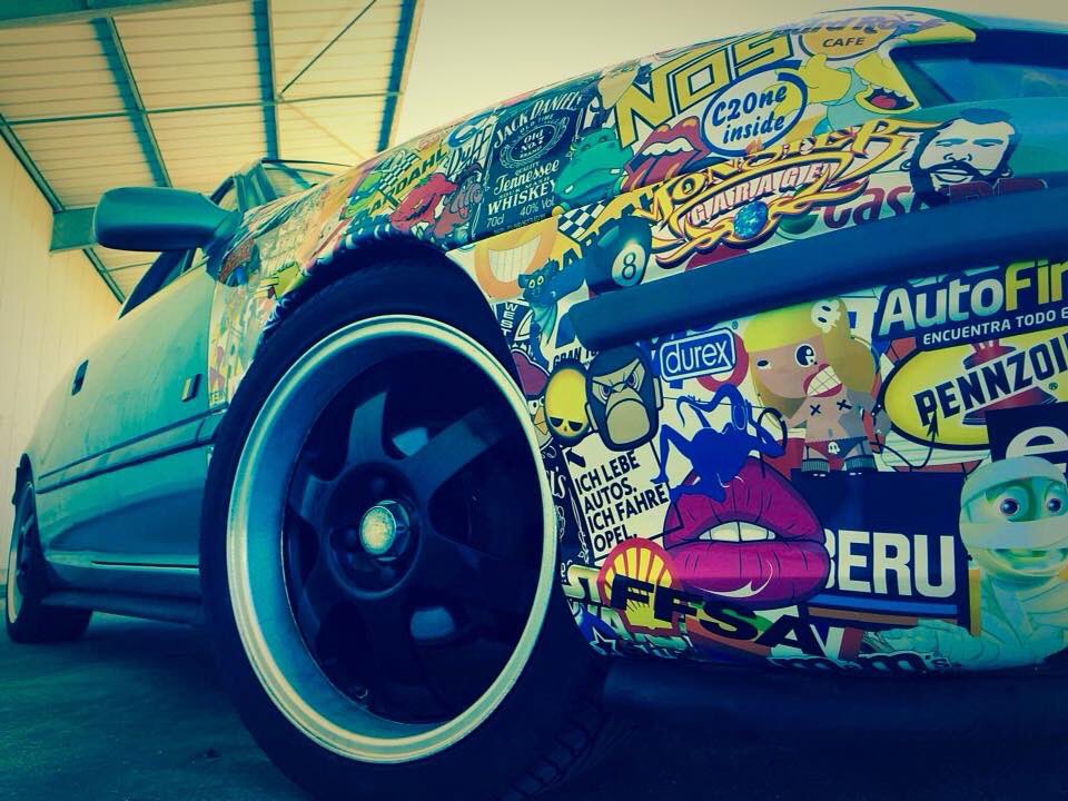 sebdanibo's tweet photo. Avec une météo comme celle ci, on ressort la @JacquieMichelX mobile 😂 on dit merci qui ? 🤘😁🤘 #calibra #stickersbomb #covering https://t.co/3PiI5rmqHF