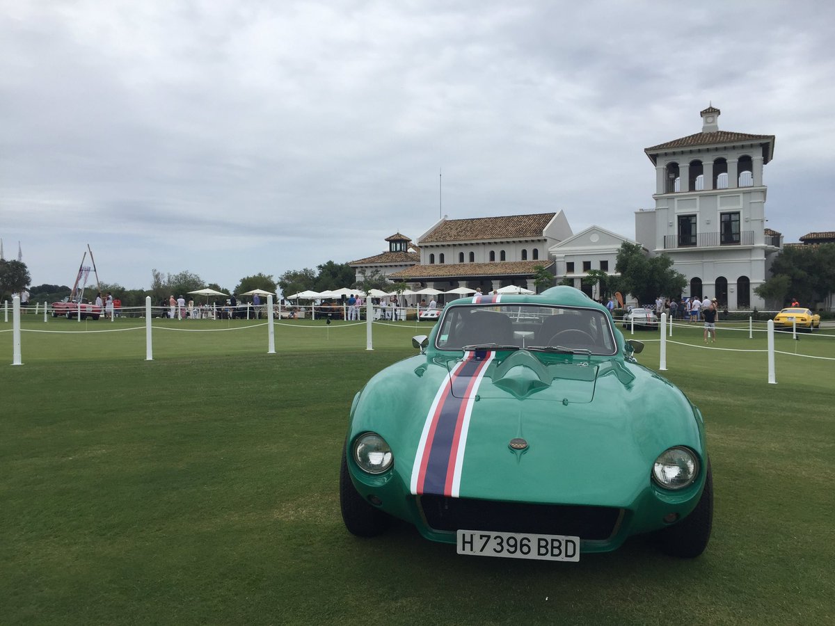 Happy Sunday at the #SotograndeGrandPrix in La Reserva. #vintagecars #luxurycars #classiccars #bugatti #rollsroyce  #porsche #mercedesbenz