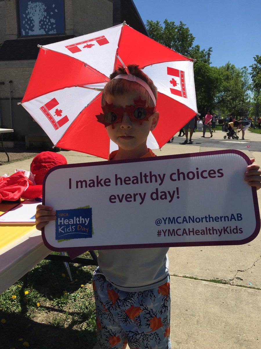 ChildCareYMCA's tweet photo. Making healthy choices and celebrating Canada @WestmountCL #YMCAHealthyKids #Yeg @shop124street #Canada150 https://t.co/22recONcyT