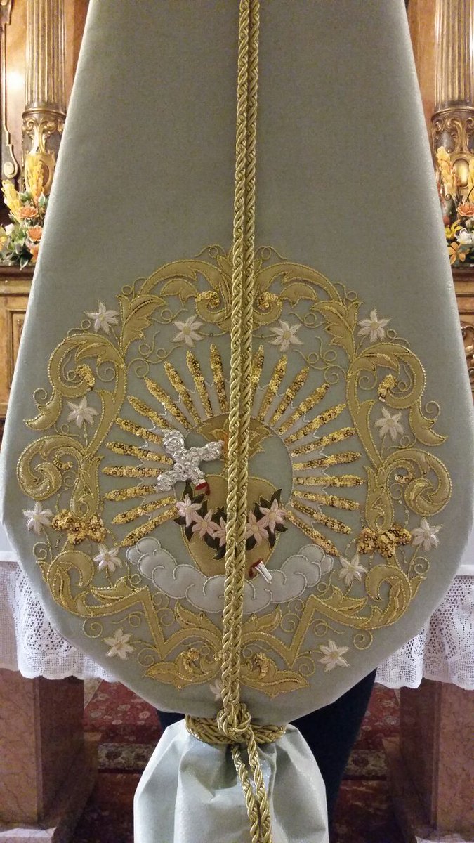<a href="/ArtesacroT/">artesacro</a> Nuevo estandarte-bacalao para el <a href="/HDADINMACULADO/">Hdad. del Inmaculado Corazón de María</a> de <a href="/jsoldangarrido/">Taller de Bordado en Oro y Sedas Soldán (Sevilla)</a> bordadossoldan.blogspot.com.es/2017/02/nuevo-…
