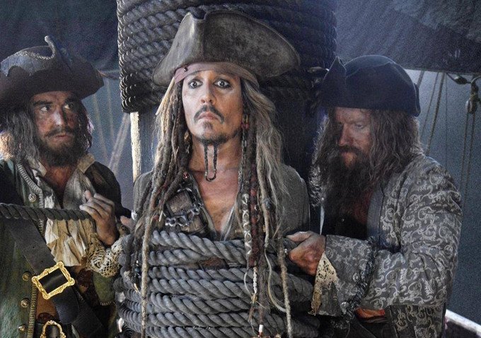#PiratesoftheCaribbean was better than the last 2, at least! My review for <a href="/SarahsBackstage/">Sarah Knight Adamson</a>: bit.ly/2qpyrGg