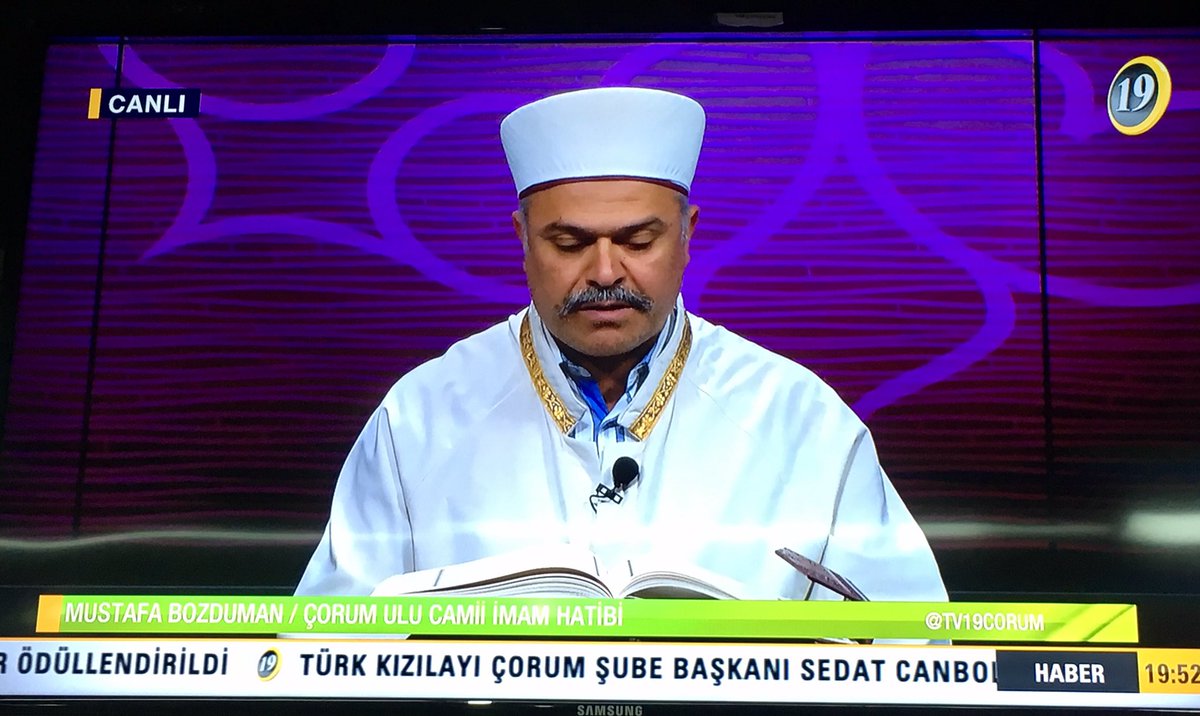 TV19Corum's tweet photo. TV19 ekranlarında Kuran-ı Kerim ziyafeti devam ediyor.
Hayırlı Ramazanlar.
#tv19 #Çorum #Ramazan #İftar https://t.co/ABJg4jIxaF