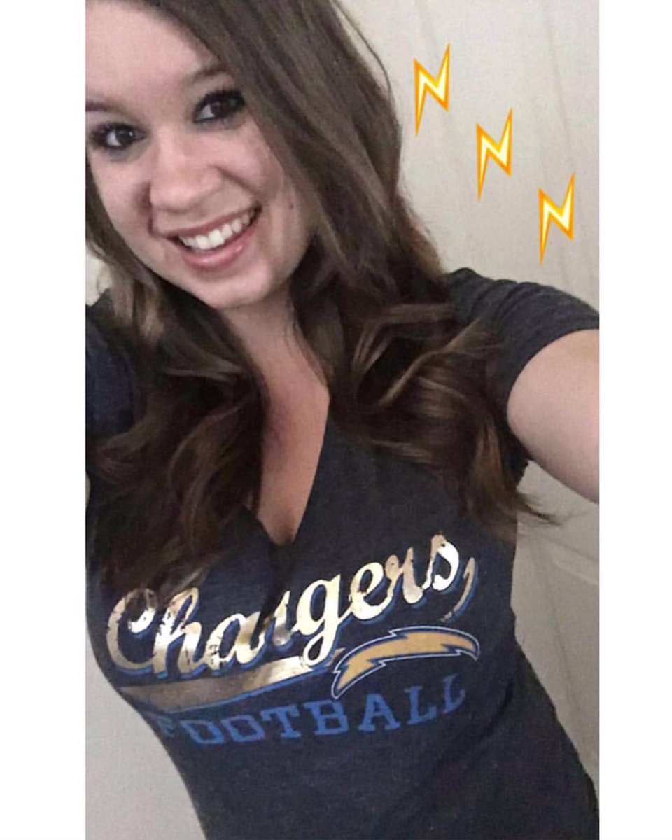 LoveHeartBolts's tweet photo. 💙⚡️LOVE BOLTS⚡️💙
Love that Sunday Smile, @_chelseatherese_. #LoveBolts #Chargers #ChargeOn #Smile https://t.co/bRxHmmFCc2