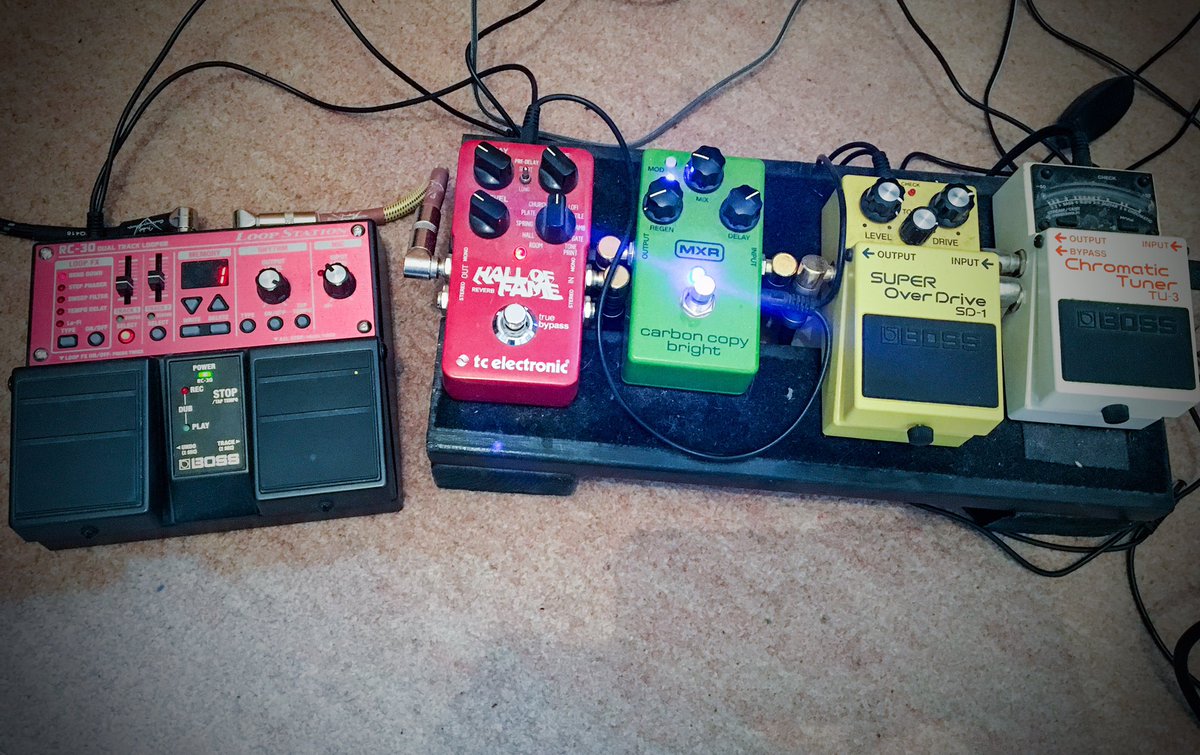 TomDummer_Music's tweet image. My #livesetup pedals... Practice for up and coming gigs! #pedalboard #music #musician #looper