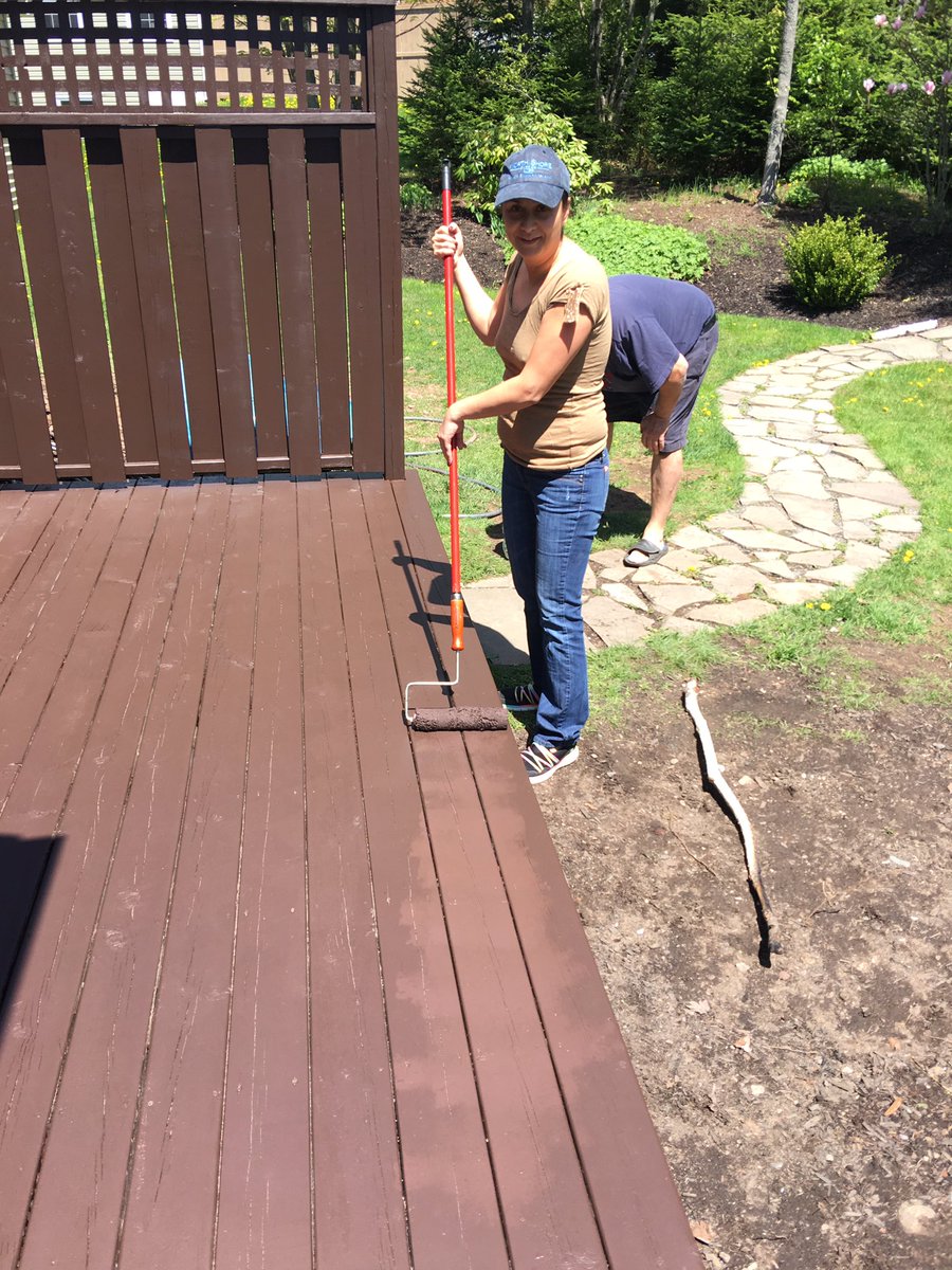 SanaHubaishy's tweet photo. Getting ready for NB summer party! Good as new #deckpainting #familyproject @TinorSebastien #SynergyNB https://t.co/vANjjBR9Dx