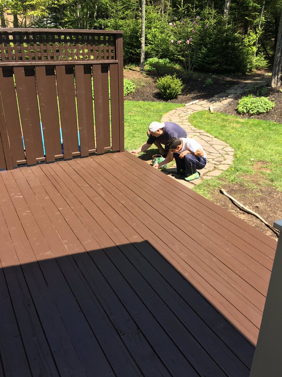 SanaHubaishy's tweet photo. Getting ready for NB summer party! Good as new #deckpainting #familyproject @TinorSebastien #SynergyNB https://t.co/vANjjBR9Dx