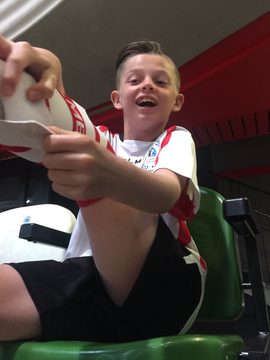 73jonstevens's tweet photo. @12Mase getting ready for his Futsal match at the Copperbox @LondonWizardsFC @FutsalBocas https://t.co/1gnc0O5jxD