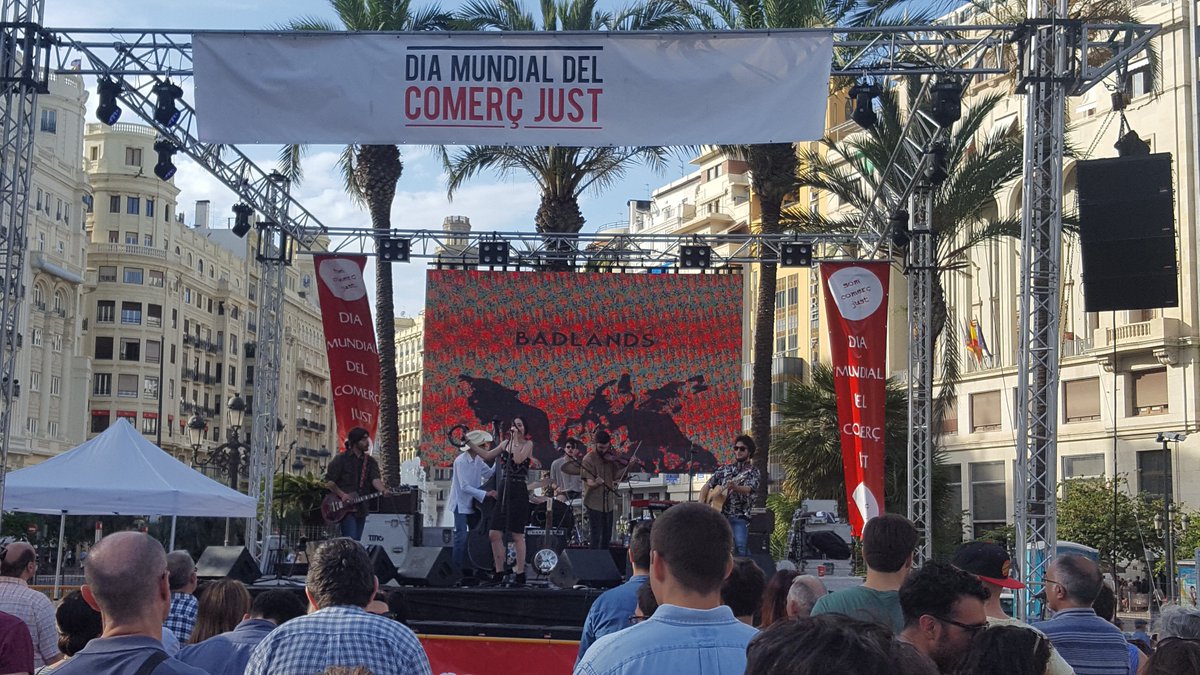 alberto_aim's tweet photo. #SomComercJust Drets laborals , Igualtat de Gènere, Drets de la Infància, Respecte amb el medi ambient, organitzacions democràtiques... 😍 https://t.co/XLhiUMDEtn