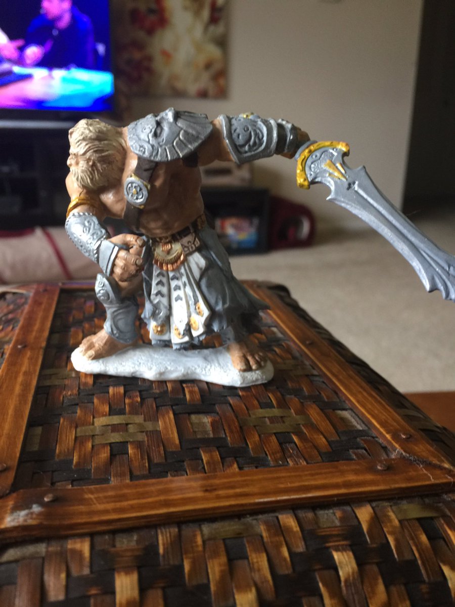strrbuck's tweet photo. For once I attempted to paint a face on a minifig. Lil derpy but it'll do. #cloudgiant #dnd5e #minifigures https://t.co/aWWoRTislh