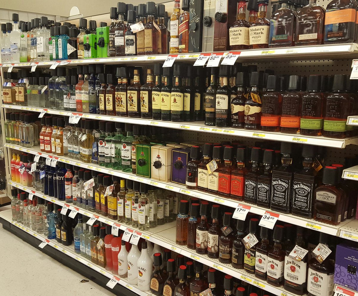 Driving sales with pogfills, merch protection and research! #MemorialDayWeekend @mz_kerri_suda <a href="/ktmhill01/">katie russo</a> <a href="/RLB_325/">🚀 SpaceKnight89</a>