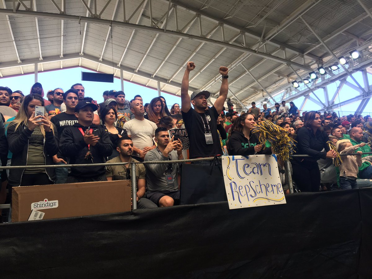 CFGWest's tweet photo. #RepScheme fans still excited #CFGCrowd #CFGSigns #CaliforniaRegional https://t.co/EmRchY9gat