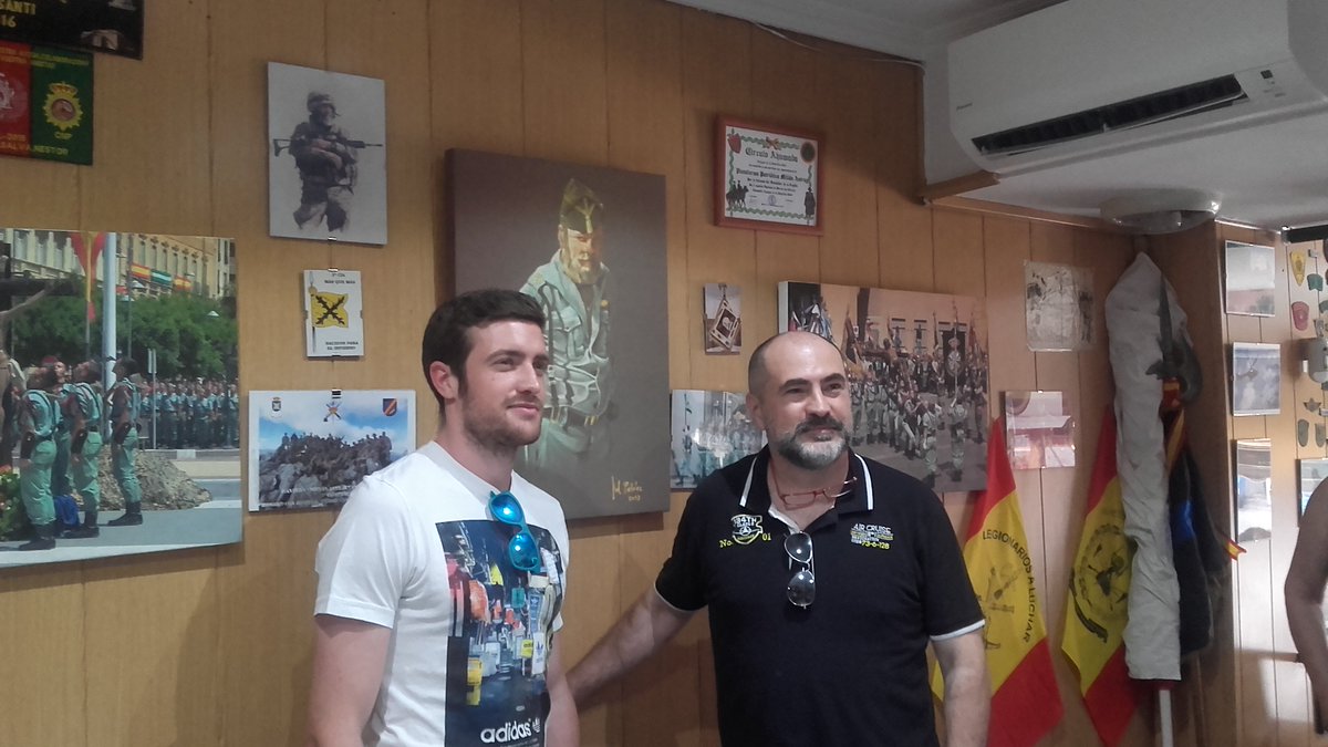 MisterLegio's tweet photo. @Mrida_fansRaul @CFORaulMerida @legionespanola @Cinesa @3_Tercio @Brileg_II @Defensagob @TornasolFilms @Gibraltar_Spain @canal33 @ecd_ #PlataformaMillanAstray con nuestras FF.AA. en el pase especial de #ZonaHostil. https://t.co/IBs7SM8gCI