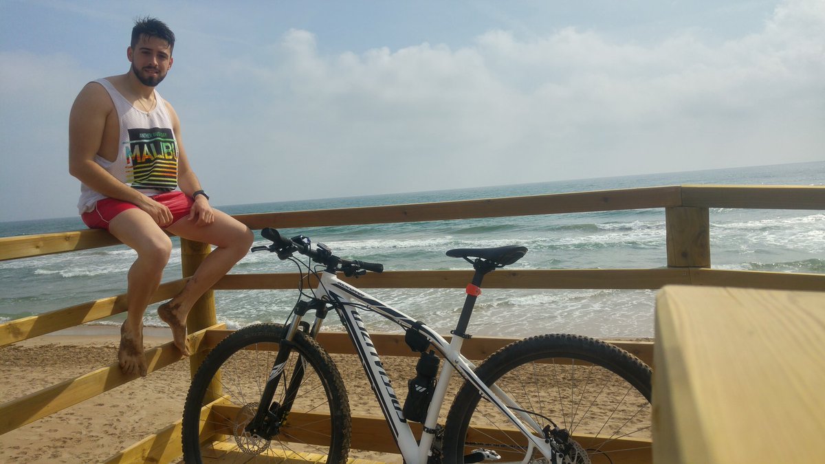 Kevinlemi91's tweet photo. Esto es disfrutar de la vida y lo demás tonterias!✌☀ Que no te engañen!😀 https://t.co/POzp9Fc8hw