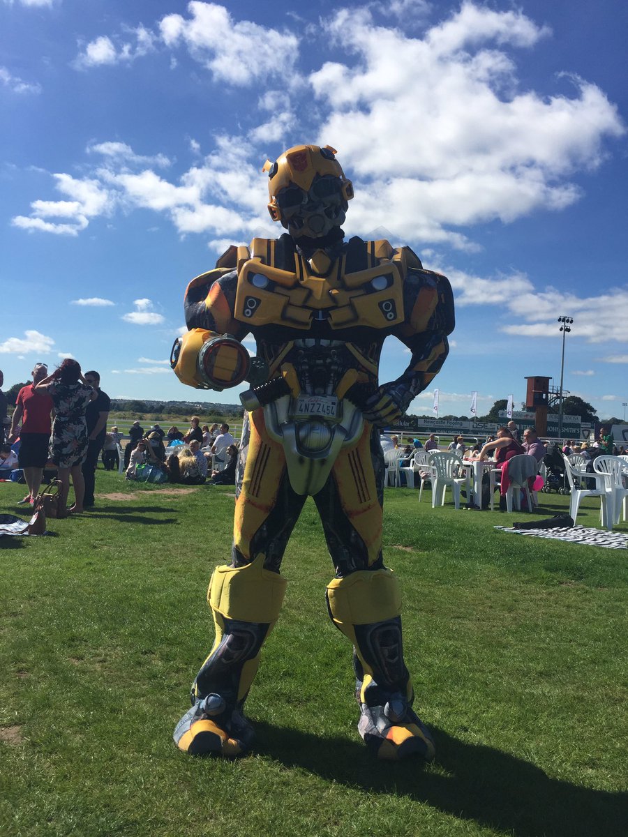 BeURguest's tweet photo. Everyone's favourite autobot #beyourguest #transformer #WhatsOnNewcastle #WhatsOn #Newcastle #NorthEast #kids #fun https://t.co/i2jIq6YgUQ