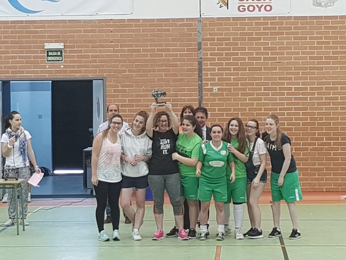 SacedonFs's tweet photo. NUESTRAS #GUERRERAS LO VOLVIERON A CONSEGUIR
Vencieron 3º-4º Puesto COPA
E.M.D.@SacedonFs 6 Villanueva 2
IMPRESIONANTE TEMPORADA!!
#VamoSace https://t.co/3oZrNZI5d3