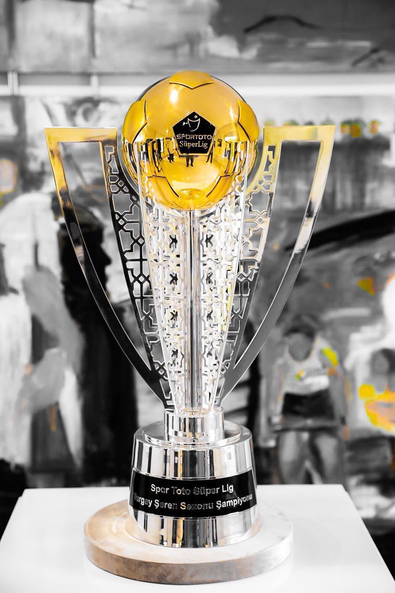 KartalOrdusu's tweet photo. Şampiyonluğun Şerefine Bu Tweeti  RT - FAV  Yapan Tüm Beşiktaşlılar Takipleşiyor... Rekor Katılım İstiyorum Rekor #ŞampiyonBeşiktaş https://t.co/eehj5HaiRi