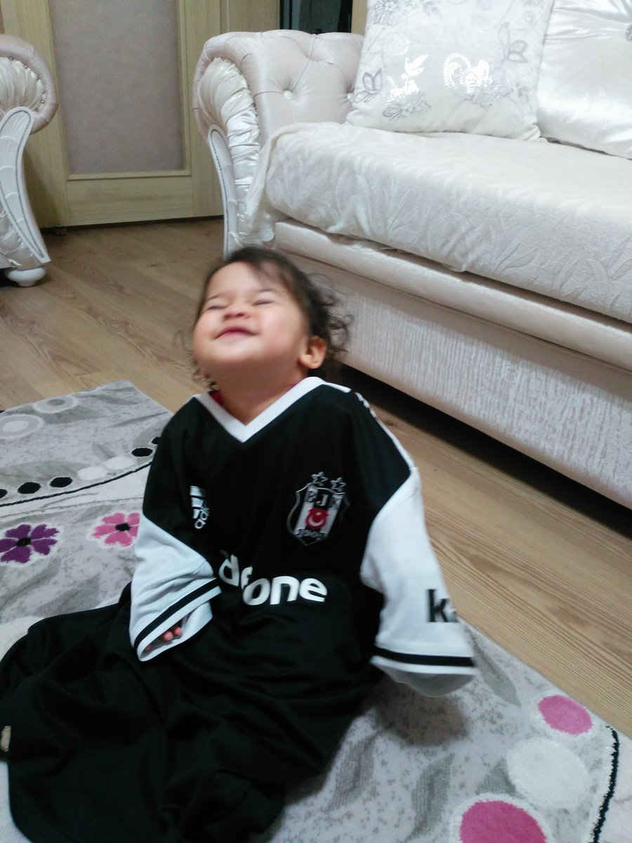 Şampiyon luk gururu tebrik ederim besiktasim buda güzel yeğenim yerim seni