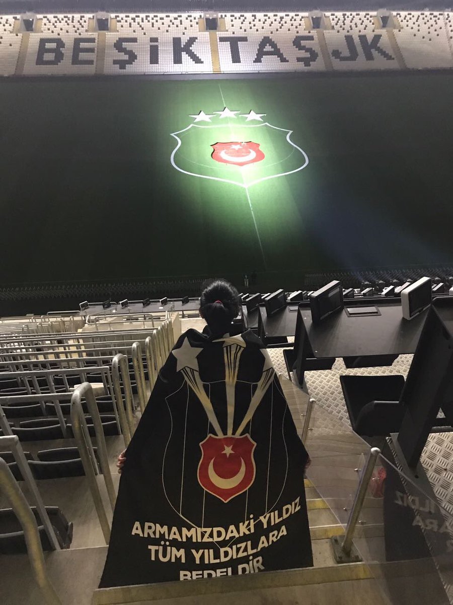 BesiktasOrdusu's tweet photo. Bu gece düşlerimiz dehşetli güzel Şükürler olsun GURURLUYUZ BEŞİKTAŞ'lıyız 😎 😎 https://t.co/v7FM36UqgH