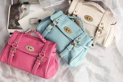 pcslgbt's tweet photo. 16. Bolsa ou mochila https://t.co/HakloVKplB
