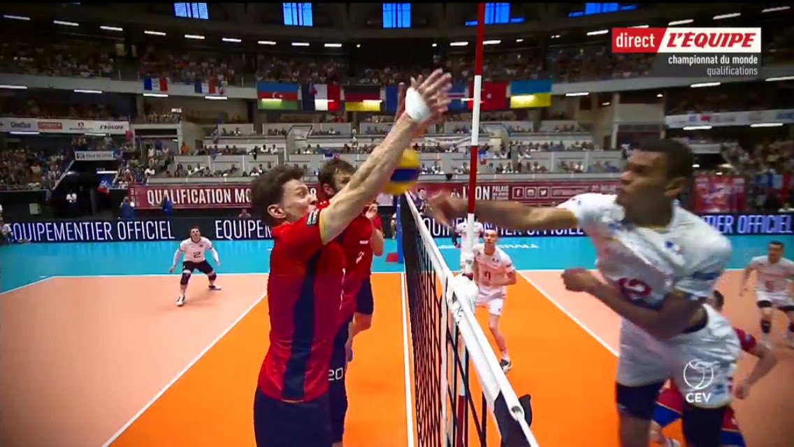 jxfranco's tweet photo. 20-15, 2-0, propre. A un set des championnats du monde 2018 en Italie-Bulgarie. Comme l'Euro 2015 😎...
#TQCM #FRAALL 🇫🇷🇩🇪 #TeamYavbou https://t.co/nLOJ671Oar