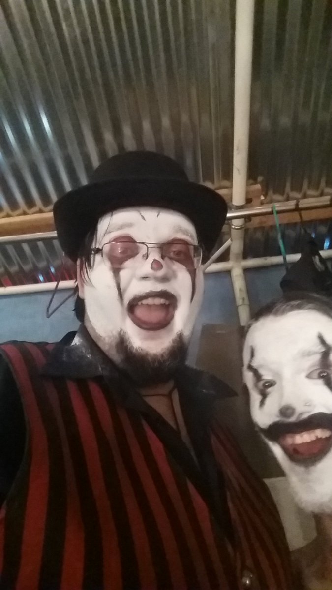 JeroKingOfFools's tweet photo. Another season down here at #GasLightCircus! We'll see you all again this fall! https://t.co/rcXdZOoMUo