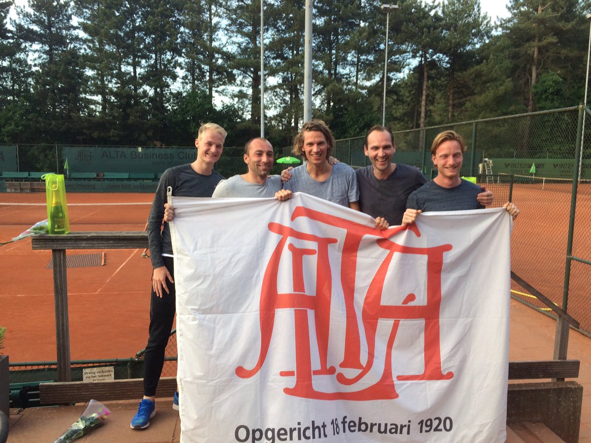 Laatste competitiedag! 5 kampioenen, waaronder Wouter, Jeroen, Dille, Steven, David, die in 2018 eredivisie zondag spelen. Gefeliciteerd!
