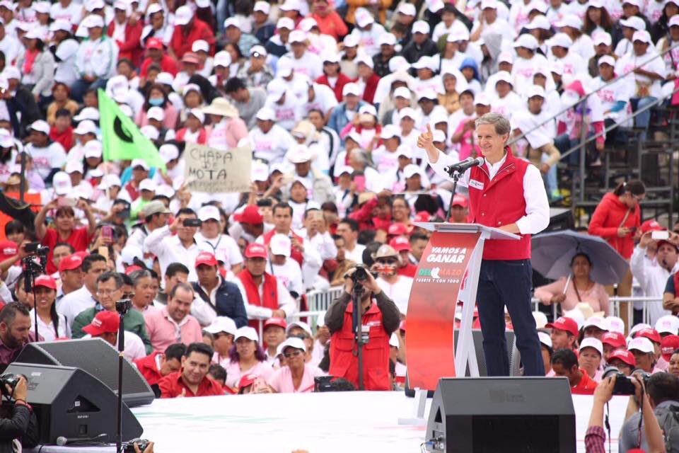 NallelyGtzR's tweet photo. Espectacular cierre de campaña de @alfredodelmazo. ¡Con su visión y experiencia al #Edoméx le irá muy bien!

#AlfredoGobernador #VotaPRI https://t.co/NnAB8BUMHQ