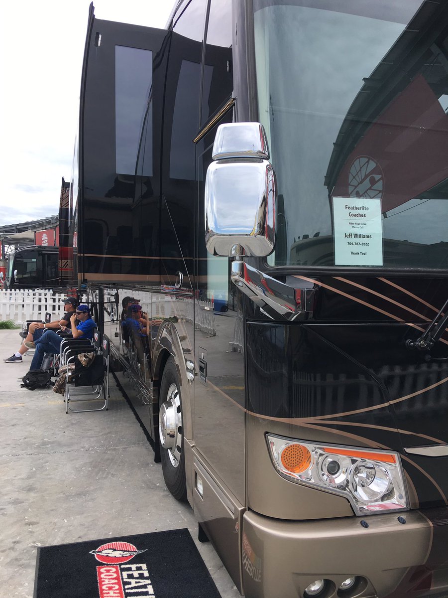 maganonna's tweet photo. Watching from this sweet @FeatherliteBus @CLTMotorSpdwy #TurnFour #CocaCola600 https://t.co/CidmSGefLN