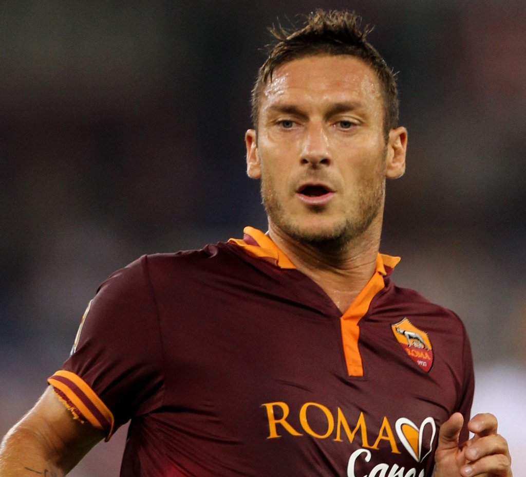 a.msn.com/r/2/BBBBBex?a=…  UN MITO FRANCESCO TOTTI....!!!