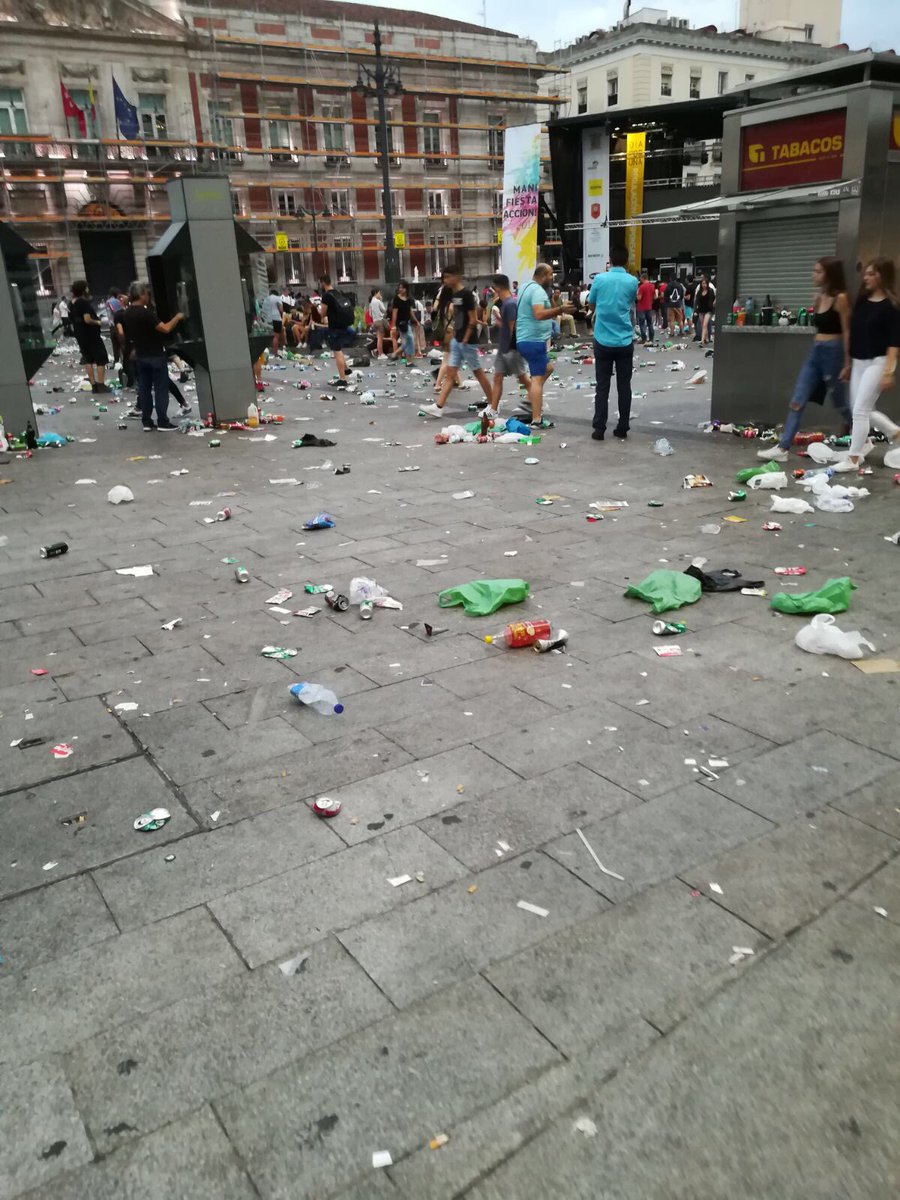 begonavillacis's tweet photo. Hola @AhoraMadrid
Esto va más allá de lo tolerable,
Ningún ciudadano tiene que soportar este escenario en la Puerta del Sol

#MadridLimpioYa https://t.co/V5xUd0jIvE