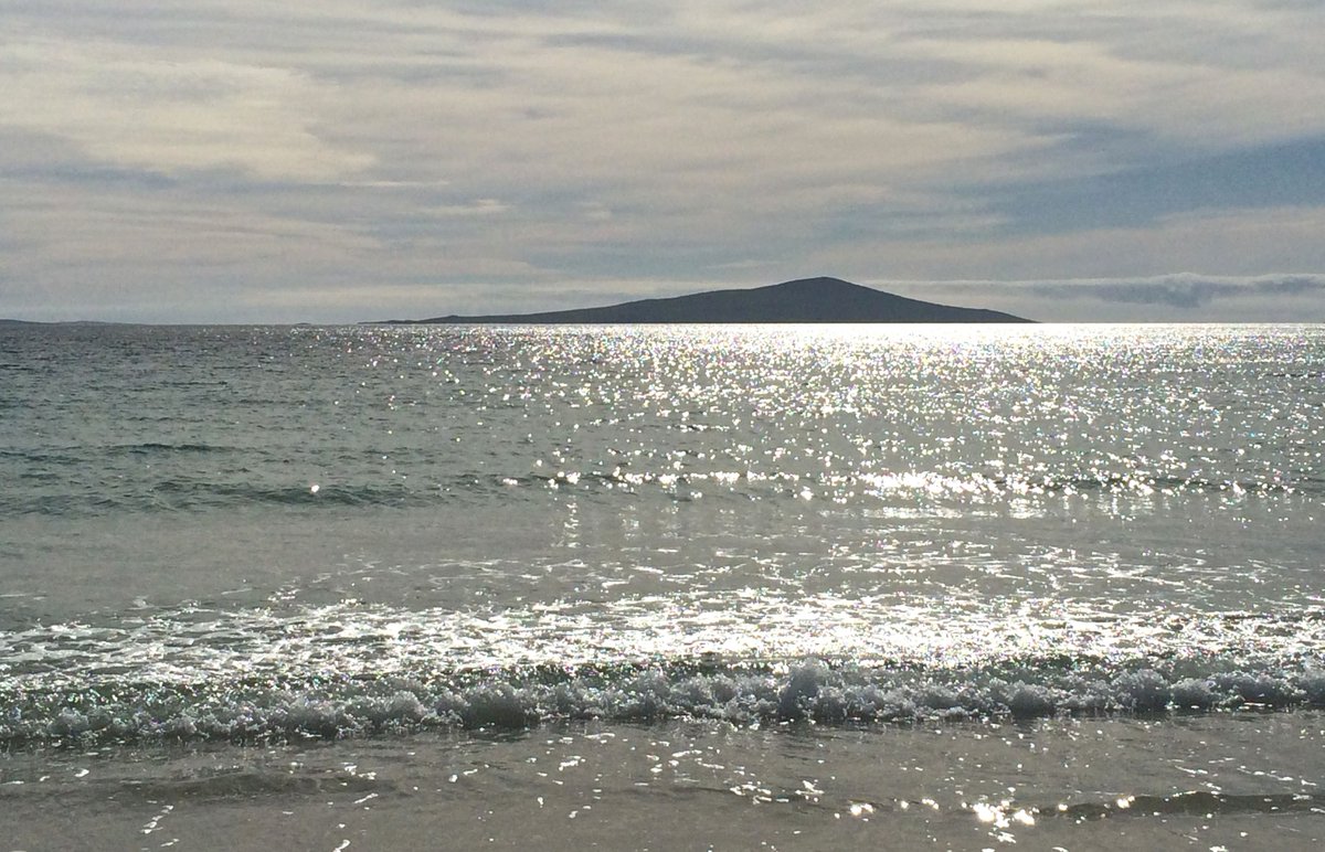 SoundofHarris's tweet photo. Pabbay from Toe Head #Harris #OuterHebs #ScotSpirit https://t.co/KuGaA2SRNG