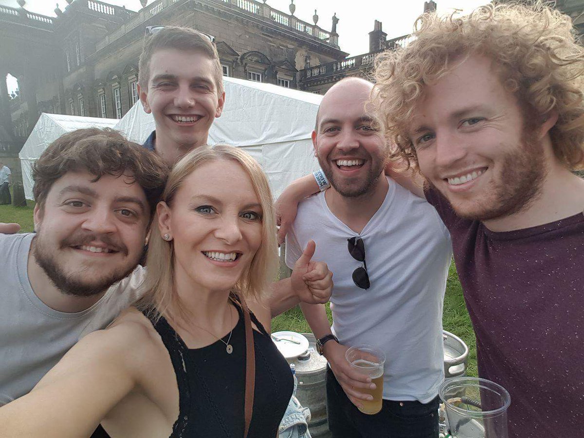 The lads backstage with Radio legend <a href="/StephanieHirst/">Stephanie Hirst</a> at #Wentworthlive

#longlivethedailydose