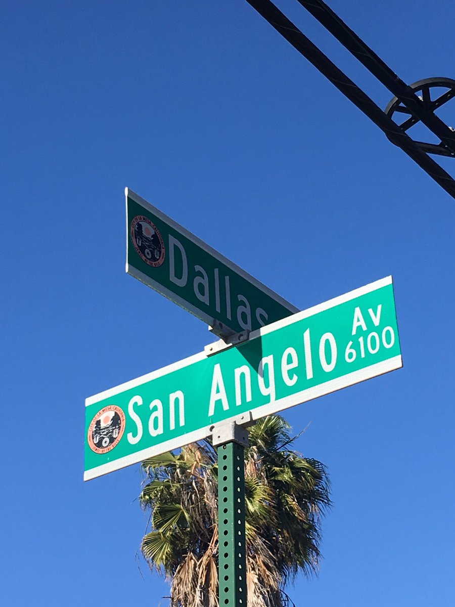 This is the end of our street in San Diego,CA. <a href="/loslonelyboys/">Los Lonely Boys</a> you are welcome to stay anytime. Home away from home. <a href="/GuitarAce26/">GuitarAce26</a>