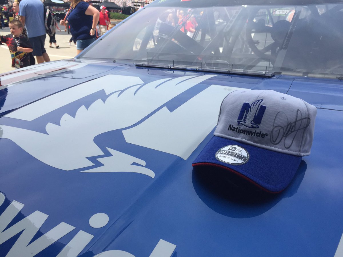 NW_Sports's tweet image. Retweet by tomorrow at 11am and one lucky fan wins a signed @DaleJr No. 88 patriotic hat. #NW88JR #NASCARSalutes