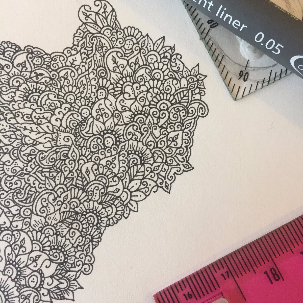 avitakaurs's tweet photo. Sometimes I find the process is more satisfying than the outcome itself • Peacock 🌹#art #design https://t.co/u7rCaFfqiJ
