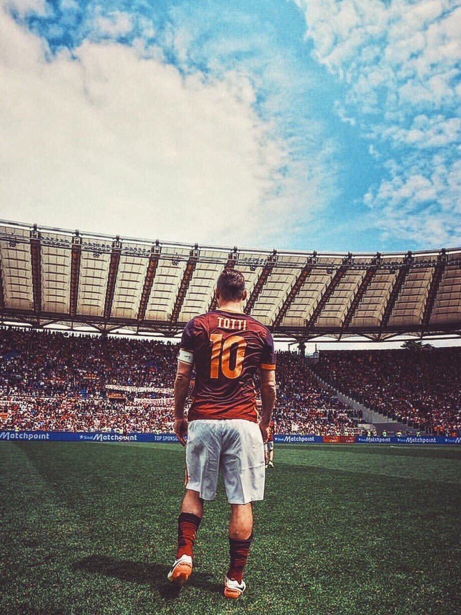 osama_soroor's tweet photo. اعتزل ملك روما ❤️
 #وداعا_توتي
#TottiNight 
#Totti 
#ASRoma https://t.co/kpkFJrdLNZ