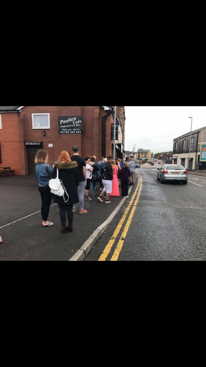 InkdTattoo1's tweet image. This is the outside our Rochdale Studio! People queuing for a #manchesterbeetattoo