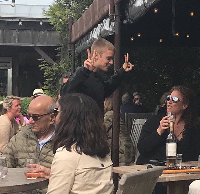 justindbizz22's tweet photo. Another photo of Justin spotted at the Wolffer Estate in the Hamptons today.
#Justin4MMVA https://t.co/CaUvoenXp6