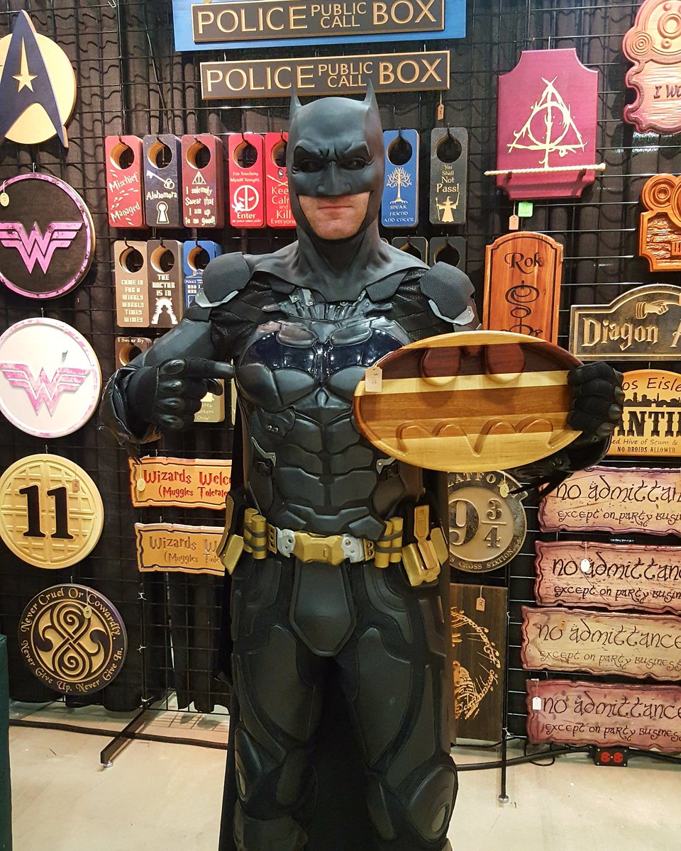 WoodByHandLLC's tweet photo. Batman demands 2 things: justice &amp; chips w/salsa. @alamocitycon #ACCC2017 #woodbyhand #booth726 #alamocitycomiccon #Batman https://t.co/NPtwgES2Mr