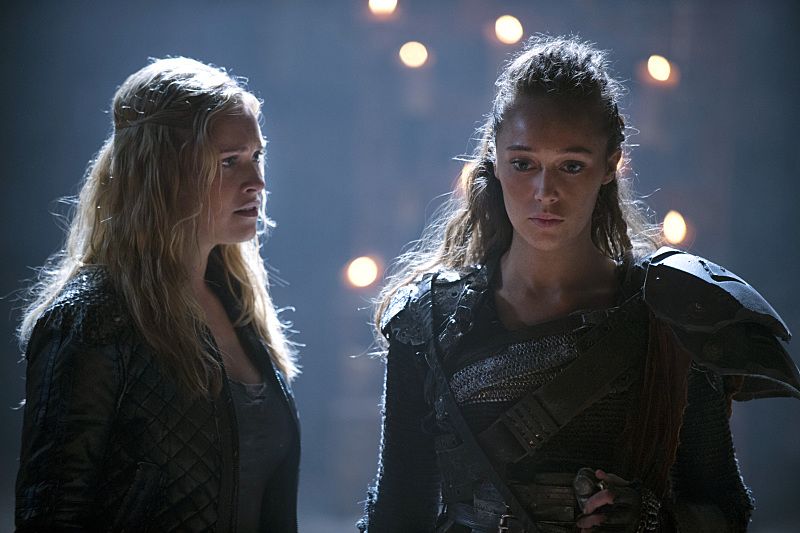 vocaladymag's tweet photo. Have you seen queer-baiting in other shows?
 https://t.co/9mtI46sjQV https://t.co/7IQ1dMymRN