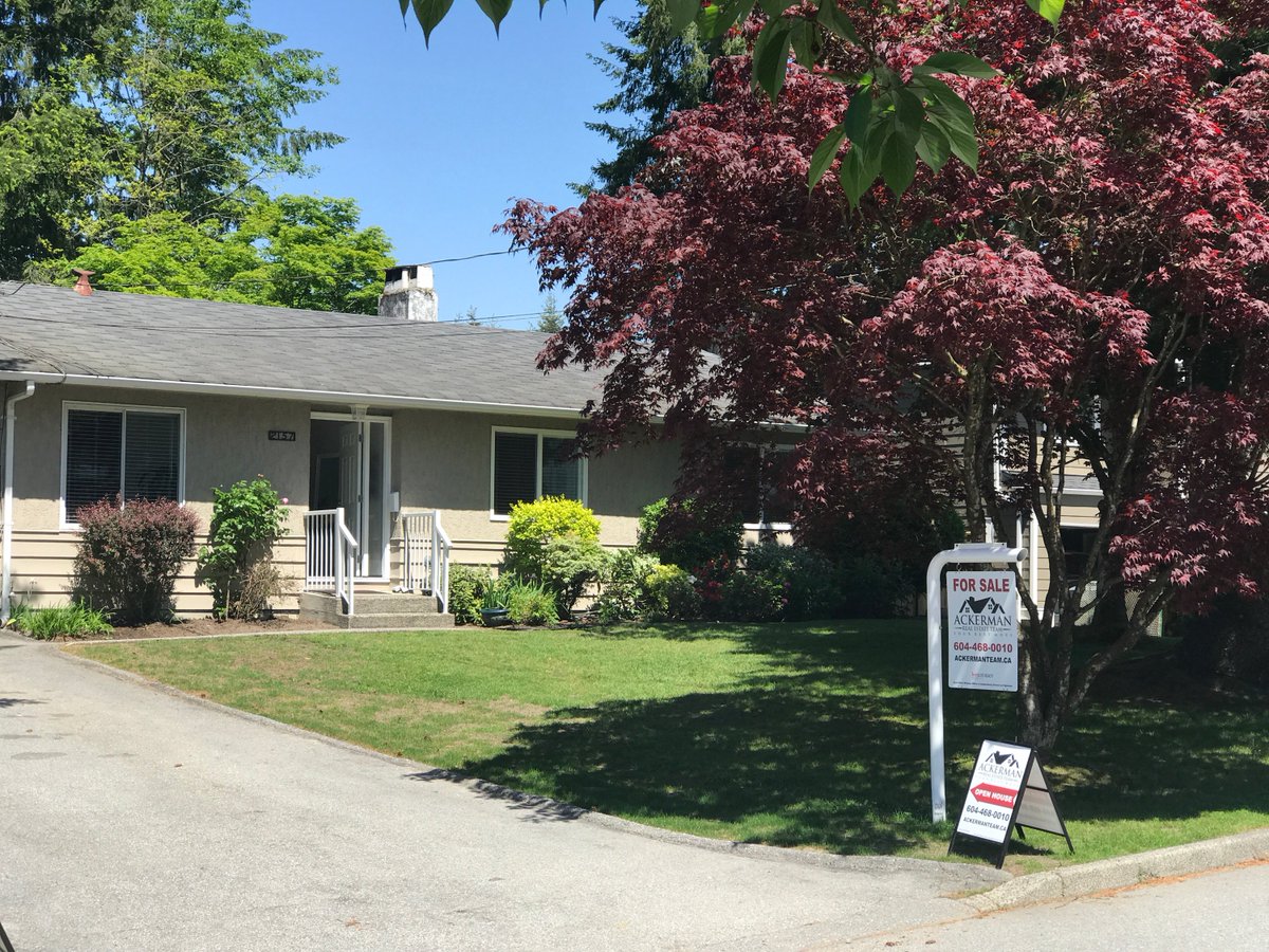 theackermanteam's tweet photo. #OPENHOUSETODAY | LIVE FROM 2157 Audrey Street in City of Port Coquitlam. Come on by 2pm-4pm Today! We are accepting offers until this Mon. https://t.co/jpXW3kbhIA